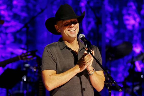 VIDEO: Kenny Chesney rings bell as New England Patriots “Keeper of the Light” at Gillette Stadium