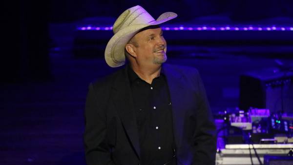 Garth Brooks' Friends In Low Places to open in March