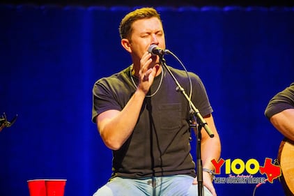 Scotty McCreery came back to the Y100 8 Man Jam in a big way this year! Such a great performer, and so generous to all the other artists on stage. Thanks to everyone who came out (and worked hard to win those tickets)!