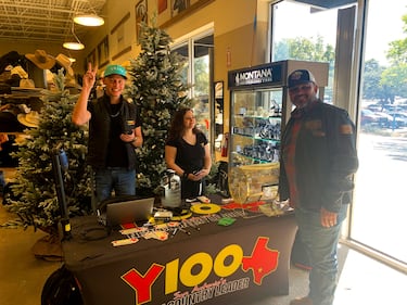 Saturday, November 16, 2024, Y100 stopped at Boot Barn to give away tickets to the 2024 Y100 Gamez Law 8 Man Jam, presented by Bud Light! We gave away a bunch of tickets to the show! Come out to all the ticket stops for your chance to win!