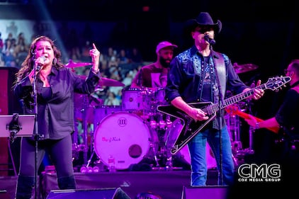 Big & Rich hit the stage on Friday night, February 23, 2024, at the San Antonio Rodeo with a big show! Celebrating our service men and women, vets, and heroes, they performed their hits. Gretchen Wilson came out a few songs into the set to sing even more amazing songs, and the crowd loved every minute of it.