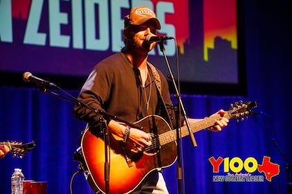 Warren Zeiders is so great, and we are so happy to have been able to get him out the Y100 8 Man Jam after his tour with Jelly Roll! We’re so glad he could join us for our year-end party. Thanks to everyone who came out (and worked hard to win those tickets)!