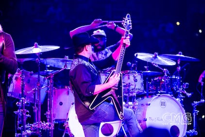 Big & Rich hit the stage on Friday night, February 23, 2024, at the San Antonio Rodeo with a big show! Celebrating our service men and women, vets, and heroes, they performed their hits. Gretchen Wilson came out a few songs into the set to sing even more amazing songs, and the crowd loved every minute of it.