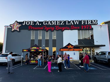 Thursday, November 14, 2024, Y100 stopped at Gamez Law Firm to give away tickets to the 2024 Y100 Gamez Law 8 Man Jam, presented by Bud Light! We gave away a bunch of tickets to the show! Come out to all the ticket stops for your chance to win!