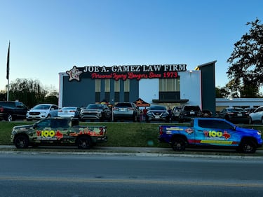 Thursday, November 14, 2024, Y100 stopped at Gamez Law Firm to give away tickets to the 2024 Y100 Gamez Law 8 Man Jam, presented by Bud Light! We gave away a bunch of tickets to the show! Come out to all the ticket stops for your chance to win!