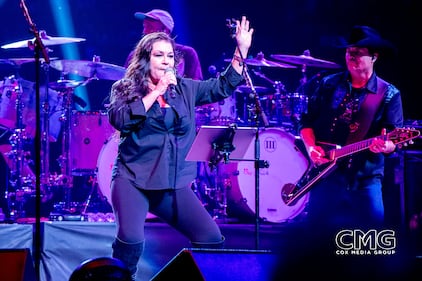 Big & Rich hit the stage on Friday night, February 23, 2024, at the San Antonio Rodeo with a big show! Celebrating our service men and women, vets, and heroes, they performed their hits. Gretchen Wilson came out a few songs into the set to sing even more amazing songs, and the crowd loved every minute of it.