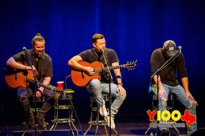 Scotty McCreery came back to the Y100 8 Man Jam in a big way this year! Such a great performer, and so generous to all the other artists on stage. Thanks to everyone who came out (and worked hard to win those tickets)!