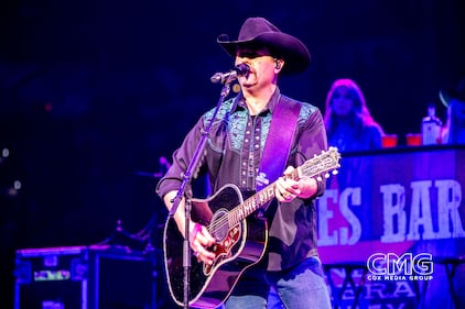 Big & Rich hit the stage on Friday night, February 23, 2024, at the San Antonio Rodeo with a big show! Celebrating our service men and women, vets, and heroes, they performed their hits. Gretchen Wilson came out a few songs into the set to sing even more amazing songs, and the crowd loved every minute of it.