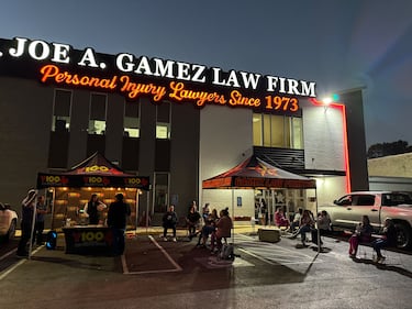 Thursday, November 14, 2024, Y100 stopped at Gamez Law Firm to give away tickets to the 2024 Y100 Gamez Law 8 Man Jam, presented by Bud Light! We gave away a bunch of tickets to the show! Come out to all the ticket stops for your chance to win!